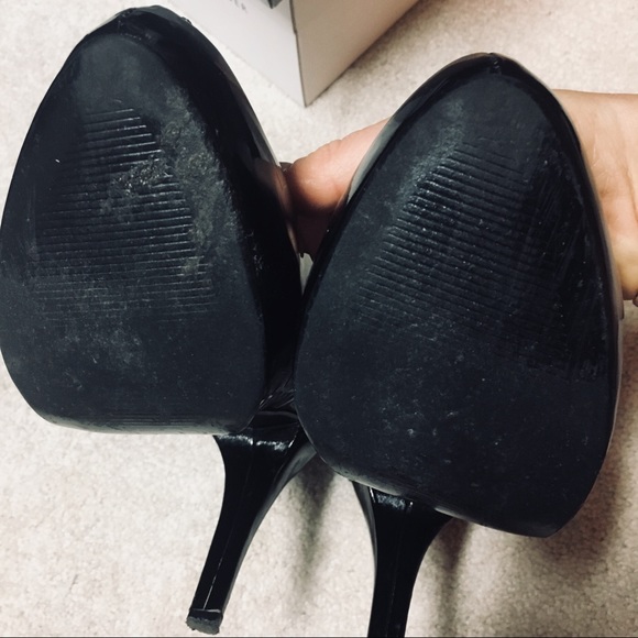 GUESS PATENT LEATHER BLACK PUMPS✨ - Picture 6 of 7